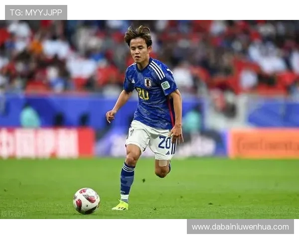 久保建英在国际赛场上的精彩表现引发球迷热议与期待