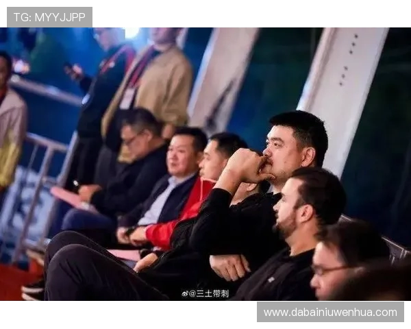 杭州乒乓球队在大师赛积分榜上以100分遥遥领先其他队伍